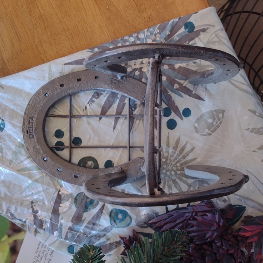 Delta Horseshoes Rocker Gray - Picture 3 of 4